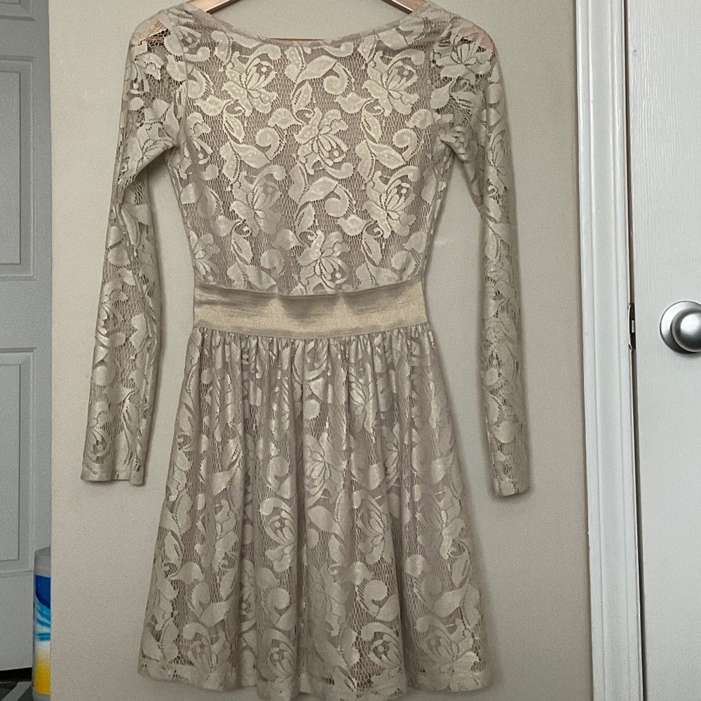 Zara Golden Floral Lace Banded Backless Longsleeves Dress - Picture 6 of 9
